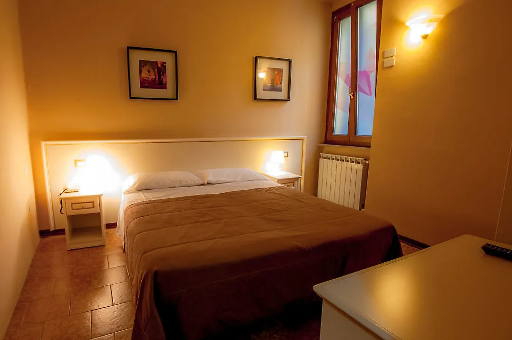 Hotel Astoria Cremona 3*,  Italië