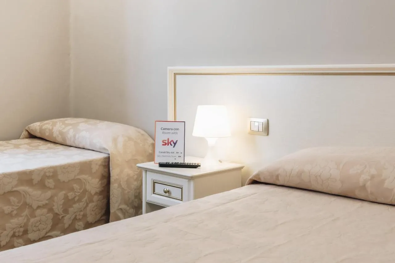 Hotel Astoria Cremona 3*,