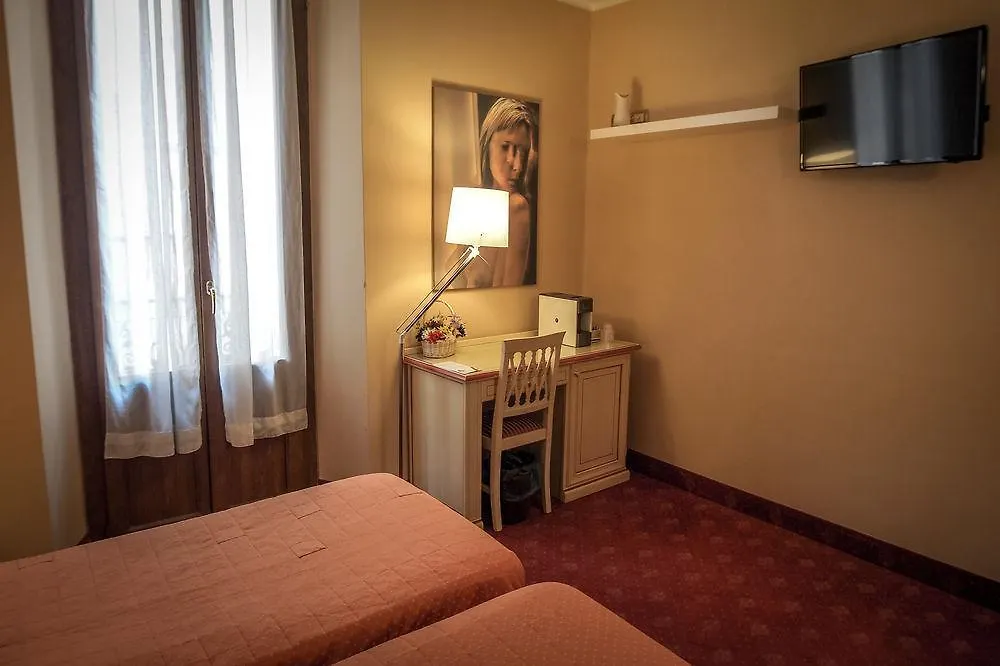 Hotel Astoria Cremona 3*,